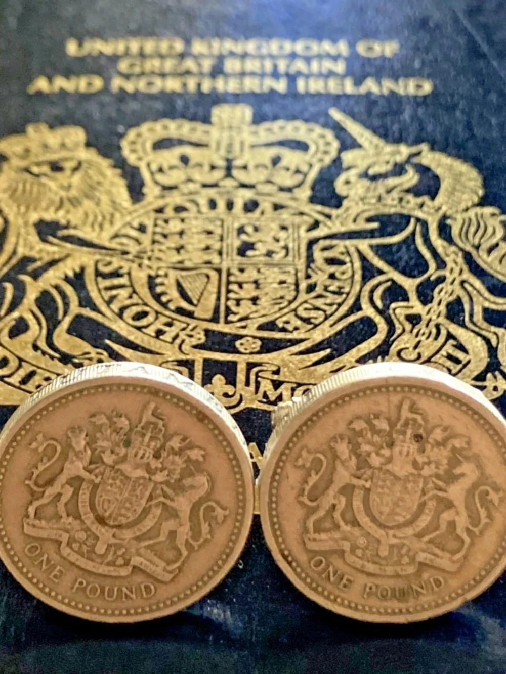 Genuine UK coin design cufflinks with the Royal Arms lion & unicorn crest